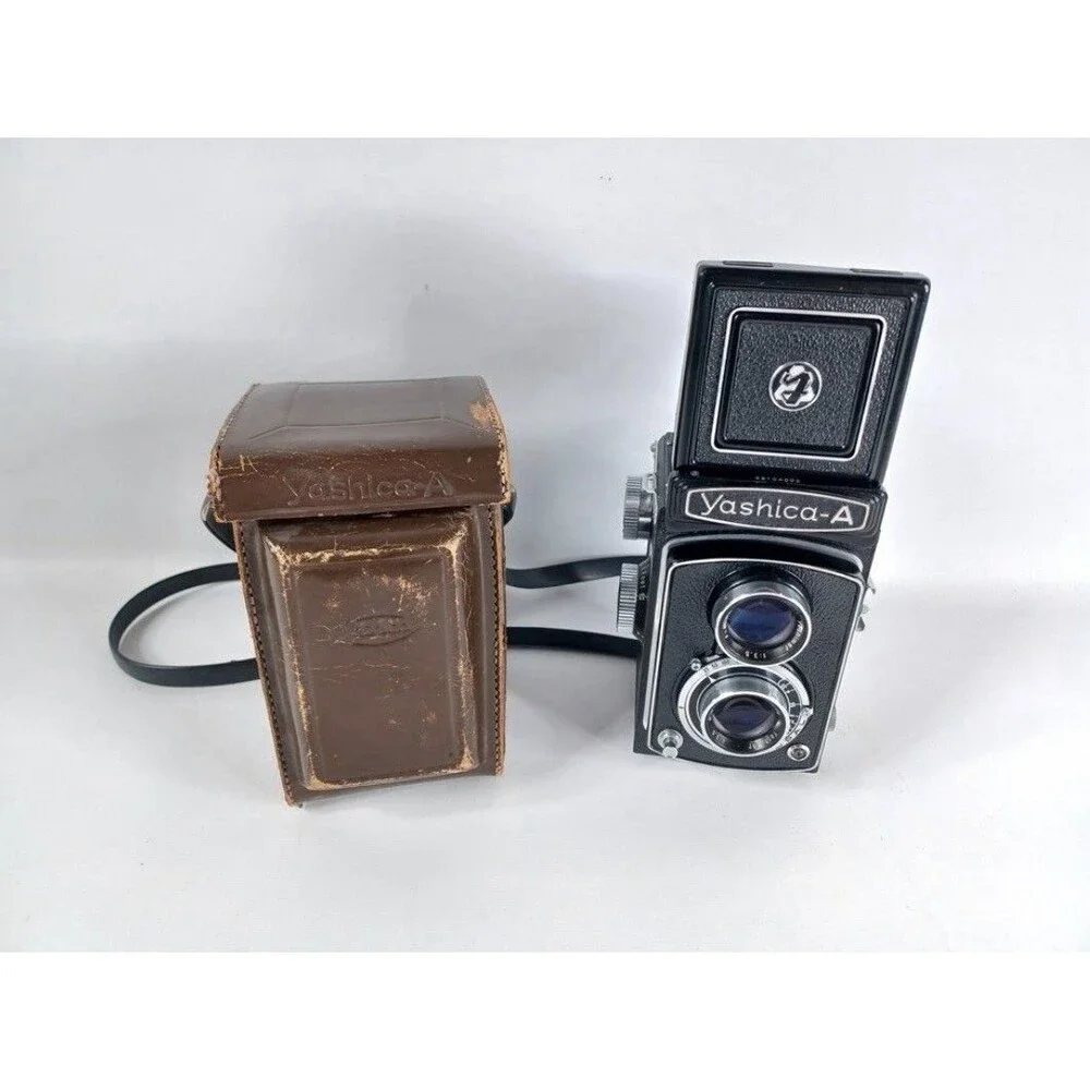 Yashica-A Twin Lens Reflex Medium Format Film Camera w/80mm f3.5 Lens-Nice
